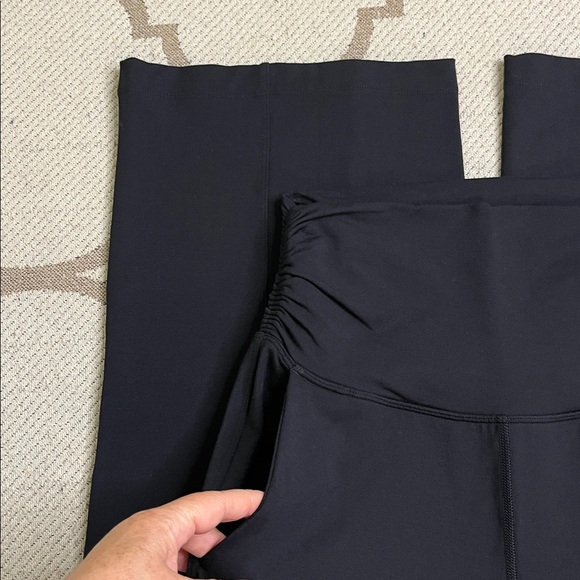 Lululemon Take It Easy Pant (31"), black, size 4, MSRP $108 - Picture 15 of 15